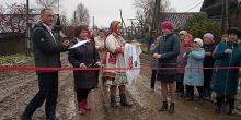 Свежие новости: ФОТО: В России чиновники районной администрации торжественно открывали грунтовые дороги