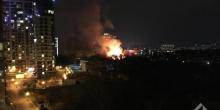 Свежие новости: В Одессе горит большое заброшенное здание