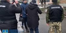 Фото новости: В Киеве задержали на взятке чиновника киевского университета Минобороны Свежие новости: В Киеве задержали на взятке чиновника киевского университета Минобороны
