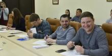Свежие новости: Депутаты проверят необходимость покупки компьютеров для школьников, предполагая, что крыши и забор школам нужнее