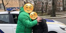 Свежие новости: В Миколаєві патрульні повернули матері дитину, яка загубилася