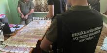 Фото новости: У Миколаєві ДБР затримало командира автомобільної роти за вимагання щомісячного хабаря у ₴50 тисяч Свежие новости: У Миколаєві ДБР затримало командира автомобільної роти за вимагання щомісячного хабаря у ₴50 тисяч