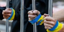 Фото новости: Українські моряки і політв'язні виїхали в аеропорт - журналісти Свежие новости: Українські моряки і політв'язні виїхали в аеропорт - журналісти
