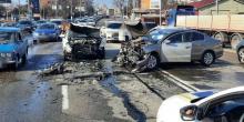 Фото новости: В Киеве произошло жуткое ДТП: авто разбиты вдребезги Свежие новости: В Киеве произошло жуткое ДТП: авто разбиты вдребезги