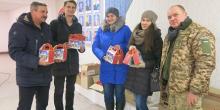 Свежие новости: По поручению руководства города детям военнослужащих-участников АТО передали сладкие подарки