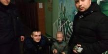 Фото новости: В Луганской области пьяная бабушка выгнала 4-летнего внука из дома Свежие новости: В Луганской области пьяная бабушка выгнала 4-летнего внука из дома