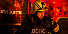 Свежие новости: РФ вдарила по школі у Києві: вхід в укриття з людьми засипало