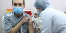 Свежие новости: Боль и температура сразу после укола. Что произошло с врачами, которых кололи 