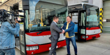 Фото новости: Миколаїв отримав два автобуси для громадського транспорту від Праги Свежие новости: Миколаїв отримав два автобуси для громадського транспорту від Праги