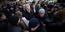 Свежие новости: ВИДЕО: “Хочу извиниться за поведение этих негодяев”. Порошенко пришел на допрос в ГБР с группой поддержки
