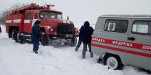Свежие новости: Миколаївські рятувальники допомагали у вилученні карет швидкої медичної допомоги зі снігових заметів
