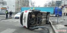 Свежие новости: В центре Николаева в результате ДТП перевернулся автомобиль