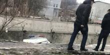 Свежие новости: В Одессе авто патрульных вылетело с моста