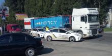Свежие новости: В Николаеве столкнулись грузовик и автомобиль патрульной полиции