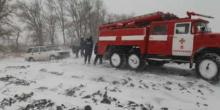 Свежие новости: Спасатели вызволили семью из снежного плена
