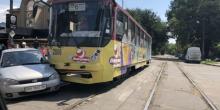 Свежие новости: В центре Николаева столкнулись трамвай и ВАЗ