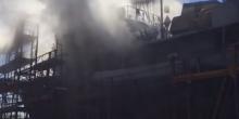 Фото новости: ВИДЕО: На верфи Николаева горит судно ВМС Украины  Свежие новости: ВИДЕО: На верфи Николаева горит судно ВМС Украины