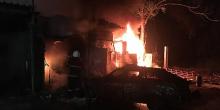 Свежие новости: В Николаеве ночью сгорели три гаража в Варваровке