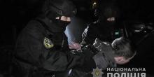 Свежие новости: В Николаеве спецназ полиции срезал двери и штурмовал квартиру, чтобы задержать сутенеров