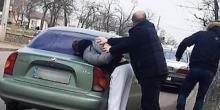 Свежие новости: В Миколаєві біля обмінника затримали афериста, який відібрав у пенсіонерки ₴120 тисяч