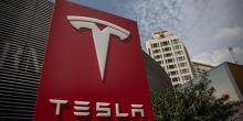 Свежие новости: Покуривший марихуану Илон Маск обвалил акции Tesla на 10%