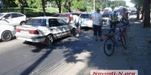 Фото новости: В центре Николаева «Мицубиси» сбил велосипедиста – водитель попытался скрыться Свежие новости: В центре Николаева «Мицубиси» сбил велосипедиста – водитель попытался скрыться