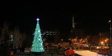 Фото новости: На центральной площади Николаева зажгли главную городскую ёлку Свежие новости: На центральной площади Николаева зажгли главную городскую ёлку