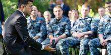 Свежие новости: Президент Зеленский встретился с освобожденными моряками и пообещал выдать им квартиры