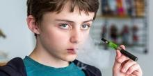 Свежие новости: Чому в Україні діти можуть купувати електронні сигарети?