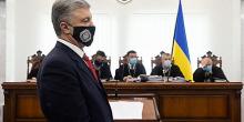 Свежие новости: В экс-президента Порошенко бросили фальшивые доллары