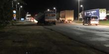 Свежие новости: В Вознесенске перевернулся прицеп грузовика и перекрыл дорогу