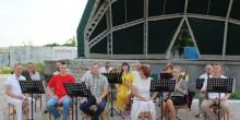 Свежие новости: На музейній площі міста духовий оркестр Южноукраїнського міського центру культури та дозвілля виступив з музичною програмою