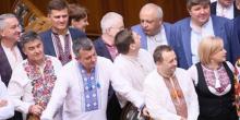 Фото новости: Журналіст: Депутати у вишиванках не дали голосів за санкції проти Януковича і сім’ї. Гидко Свежие новости: Журналіст: Депутати у вишиванках не дали голосів за санкції проти Януковича і сім’ї. Гидко
