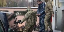 Фото новости: Все захваченные моряки назвали себя военнопленными Свежие новости: Все захваченные моряки назвали себя военнопленными