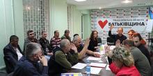 Фото новости: В первомайской «Батьківщине» сменили руководство и назначили главой замешанного в коррупционном скандале депутата Свежие новости: В первомайской «Батьківщине» сменили руководство и назначили главой замешанного в коррупционном скандале депутата