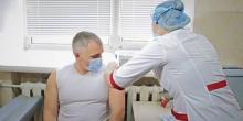 Фото новости: Мэр Николаева Сенкевич и его замы привились препаратом Covishield Свежие новости: Мэр Николаева Сенкевич и его замы привились препаратом Covishield