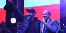Фото новости: На митинге в Ереване выступил лидер группы System of a Down, а Пашинян объявил внеочередной выходной Свежие новости: На митинге в Ереване выступил лидер группы System of a Down, а Пашинян объявил внеочередной выходной