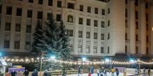 Свежие новости: ВИДЕО: За деньги – только курить. Возле Офиса президента открылся абсолютно бесплатный каток