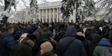Свежие новости: ВИДЕО: Под Верховной Радой собрались верующие УПЦ МП