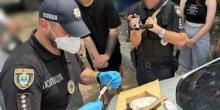 Свежие новости: У Первомайську затримали любителя наркоти під час отримання замовлення через службу доставки