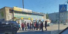 Фото новости: В Баштанке торговцы на час перекрыли дорогу и требовали открыть вещевой рынок Свежие новости: В Баштанке торговцы на час перекрыли дорогу и требовали открыть вещевой рынок