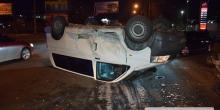 Фото новости: ВИДЕО: В Николаеве столкнулись два «Фольксвагена»: микроавтобус перевернулся на крышу Свежие новости: ВИДЕО: В Николаеве столкнулись два «Фольксвагена»: микроавтобус перевернулся на крышу