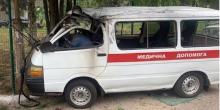 Фото новости: У Херсонській області російський безпілотник атакував авто бригади швидкої допомоги Свежие новости: У Херсонській області російський безпілотник атакував авто бригади швидкої допомоги
