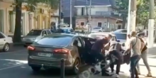 Свежие новости: В Одессе затолкали в машину умоляющего отпустить его мужчину