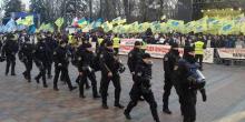 Фото новости: Возле Верховной Рады  продолжается митинг против продажи земли Свежие новости: Возле Верховной Рады  продолжается митинг против продажи земли
