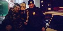 Фото новости: Николаевские патрульные помогли мужчине, который не успевал за ребенком в детский сад, и забрали его сами Свежие новости: Николаевские патрульные помогли мужчине, который не успевал за ребенком в детский сад, и забрали его сами