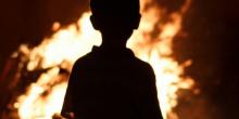 Свежие новости: «Отец сжег в кроватке ребенка 6 лет