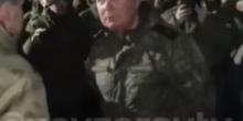 Свежие новости: Опубліковано відео, як сотні російських «мобиків» кричать генералу «Давай, у*бивай звідси»