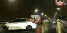 Фото новости: На мосту в Киеве произошло серьезное ДТП Свежие новости: На мосту в Киеве произошло серьезное ДТП