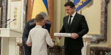 Свежие новости: Зеленский наградил пенсионерку и школьника из Николаевской области, которые стали лауреатами Всеукраинской акции «Герой-спасатель»